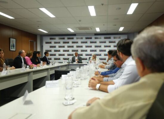 Governo da Bahia amplia investimentos em água e beneficia cidades do interior