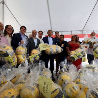 Estado entrega mais de 200 certificados, kits de proteção e bags para mototaxistas e motofretistas da Bahia