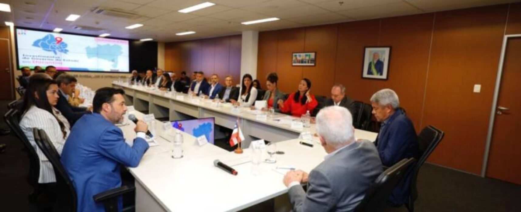 Governador se reúne com prefeito de Itarantim e destaca investimentos de R$ 36 milhões no município