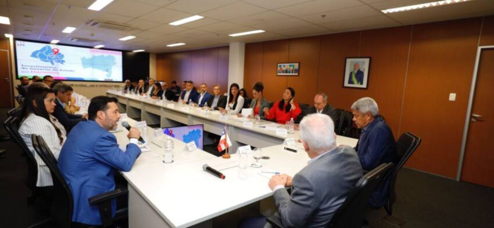 Governador se reúne com prefeito de Itarantim e destaca investimentos de R$ 36 milhões no município