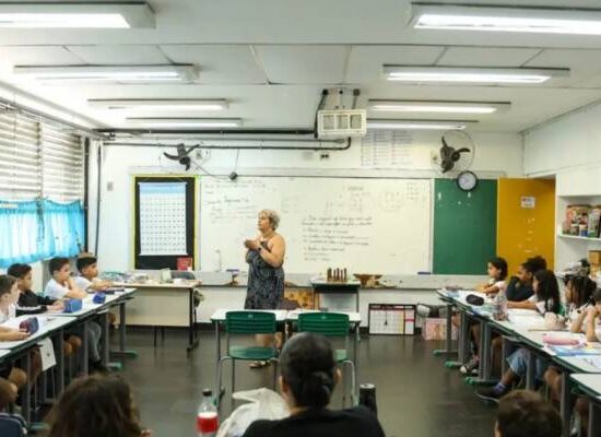 Professores da educação básica podem ter jornada reduzida para 30 horas semanais; entenda