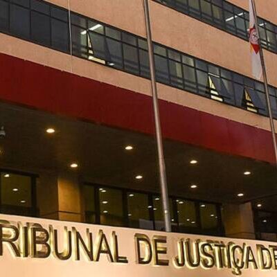 Homem acusado de estupro de vulnerável e mãe da vítima são presos após Justiça restaurar condenação em MG