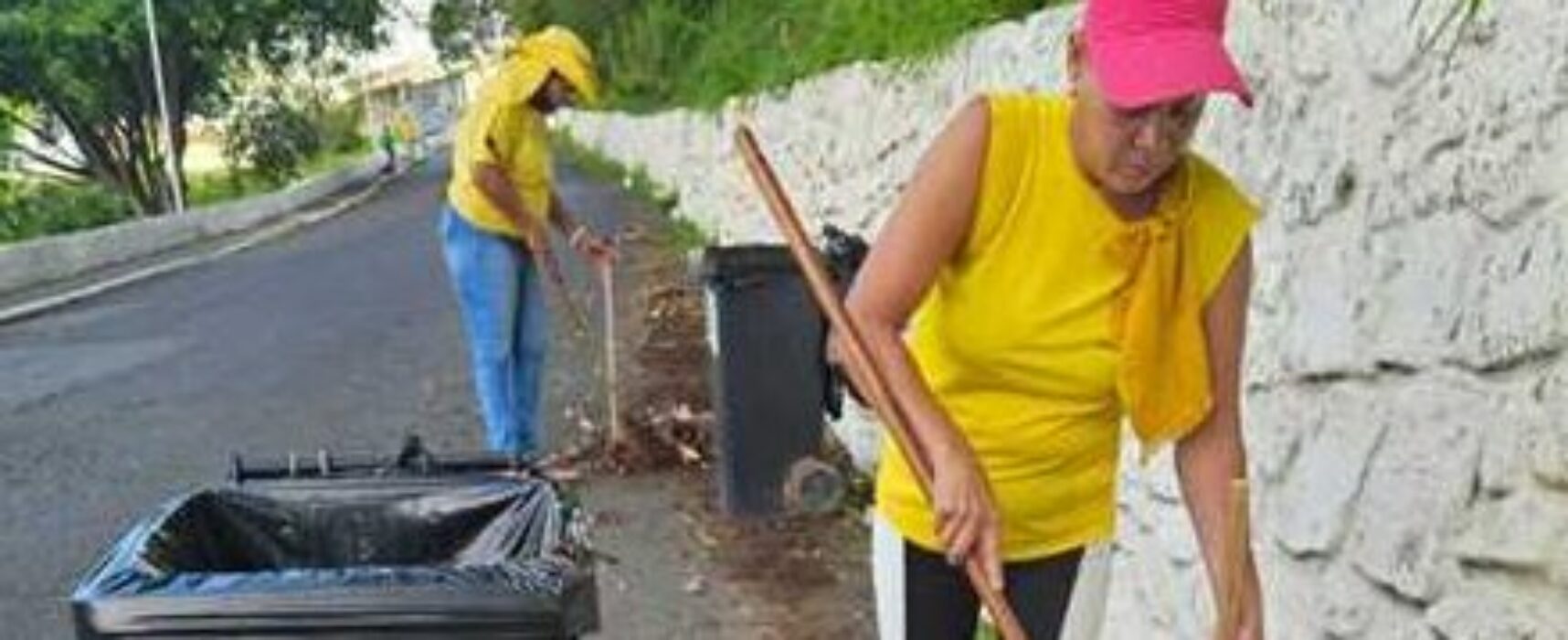 Mutirão de varrição favorece limpeza urbana em Ilhéus