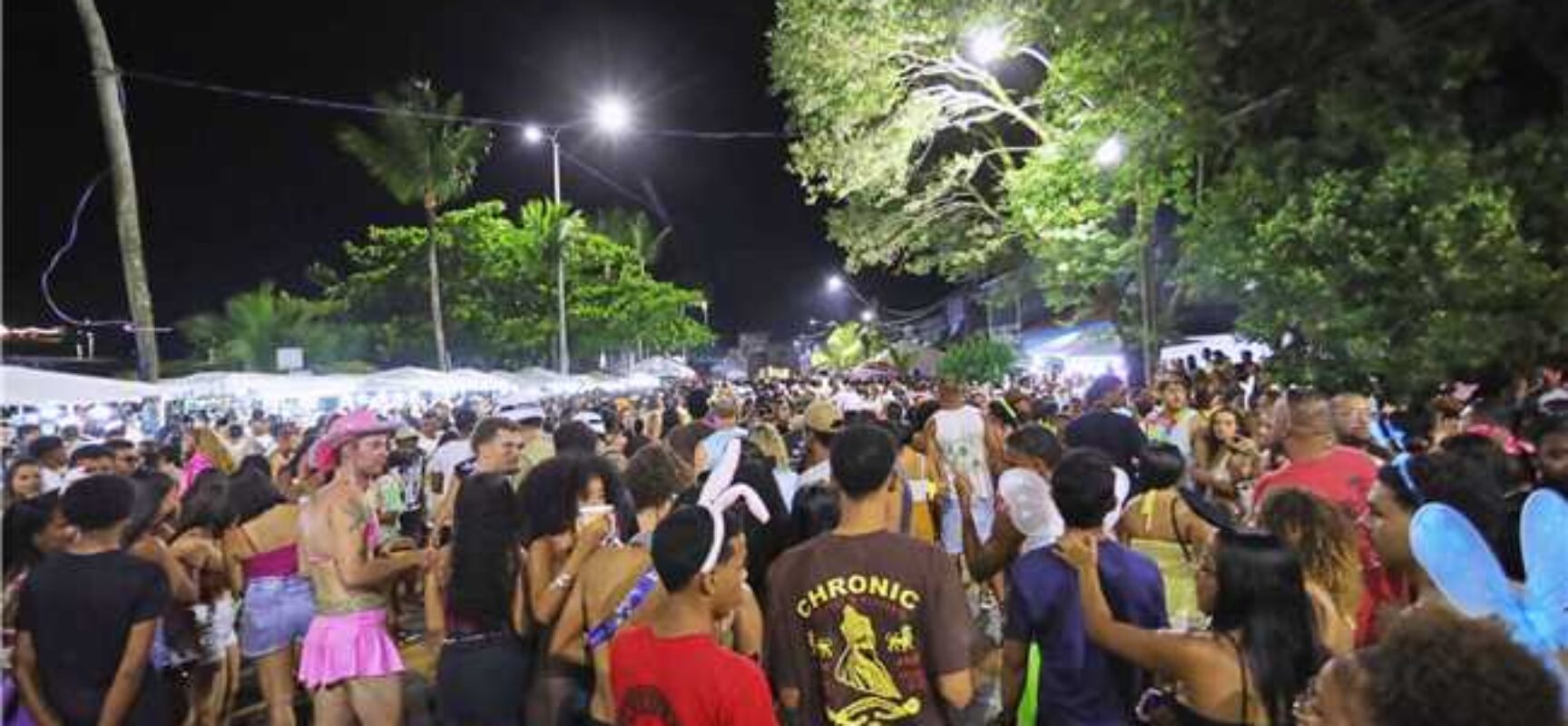 Carnaval de Ilhéus 2026 começa com festa, blocos de rua e multidão no Pontal