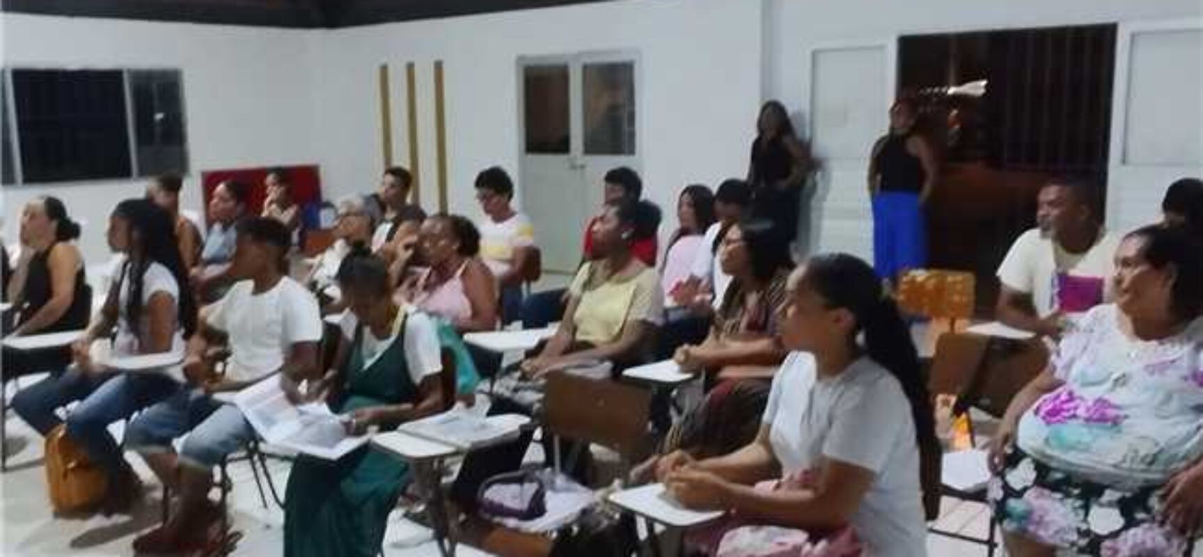 Prefeitura de Ilhéus abre nova turma da EJA no Residencial Sol e Mar