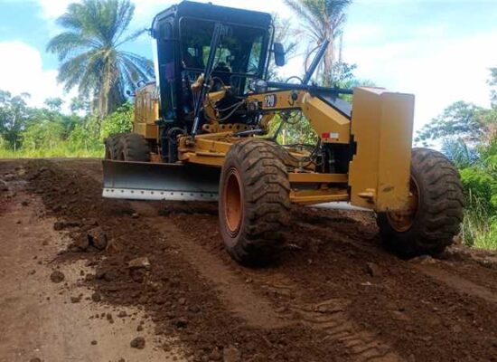 Prefeitura de Ilhéus recupera estradas no Aderno e Tibina