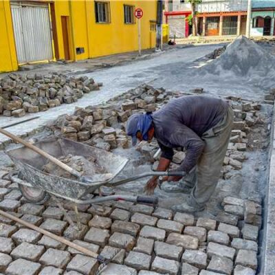 Travessa Santilha Guedes recebe reparos no calçamento