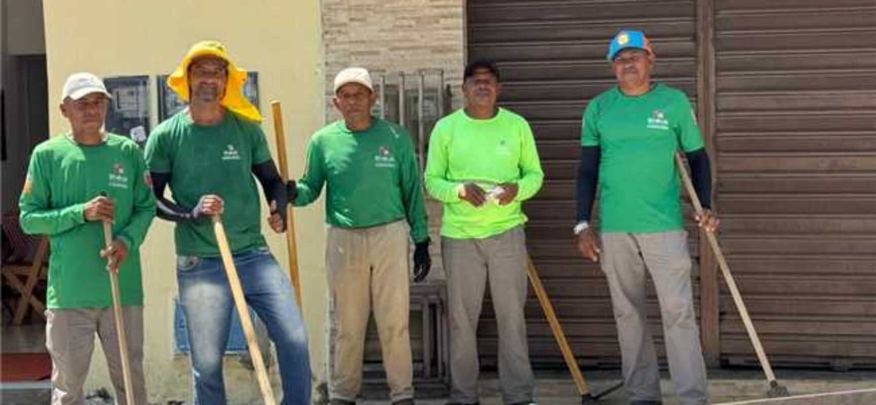 Prefeitura de Ilhéus realiza serviço de limpeza na Sapetinga, Hernani Sá e Conquista