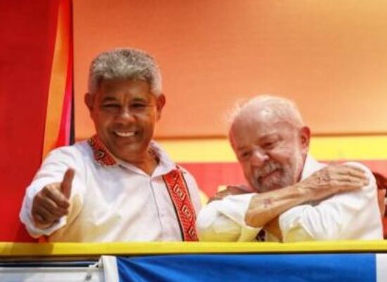 Janja desiste de desfile e Lula vai à pista da Sapucaí em meio a críticas da oposição