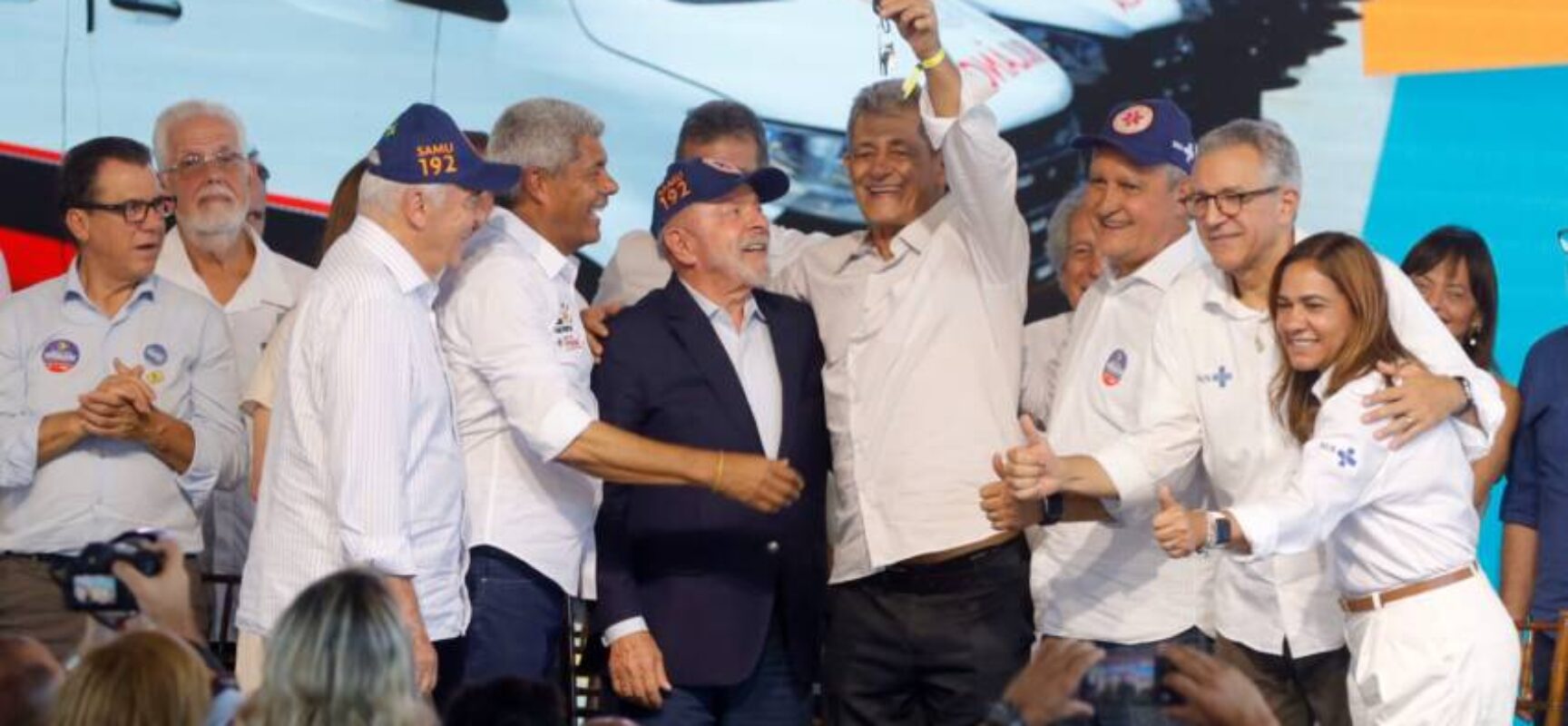 Bahia recebe mais de R$ 300 milhões em investimentos do PAC Saúde com entrega de veículos e equipamentos