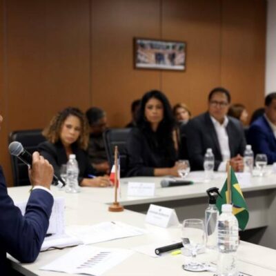 Governador recebe prefeitos e produtores de cacau e reafirma compromisso com a cadeia produtiva na Bahia