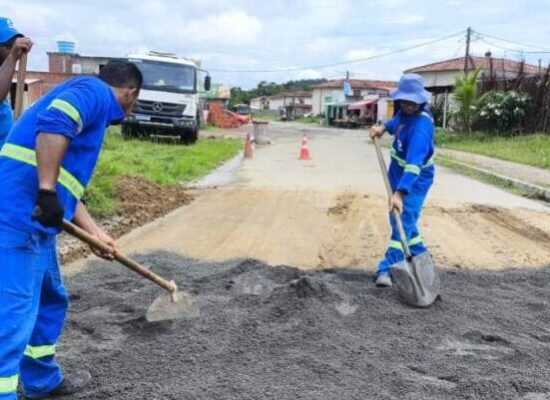 Prefeitura de Itabuna vistoria telhado que cedeu em bloco residencial no condomínio Jubiabá