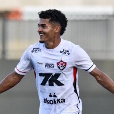 Vitória vence o fraco Barcelona de Ilhéus e assume vice-liderança do Baianão