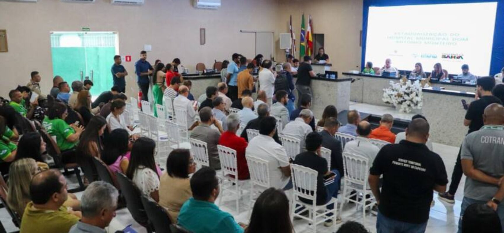Governo do Estado avalia estadualização de hospital em Senhor do Bonfim