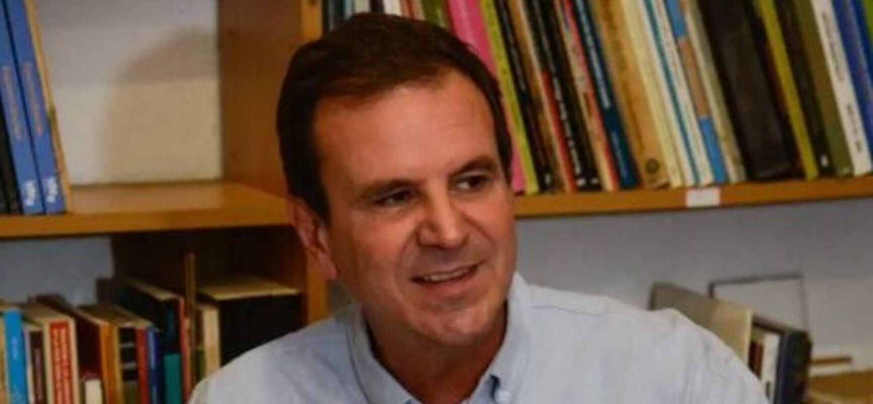 Eduardo Paes renuncia à Prefeitura do Rio para disputar governo e vice assume cargo