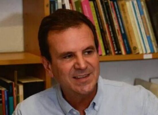 Eduardo Paes renuncia à Prefeitura do Rio para disputar governo e vice assume cargo