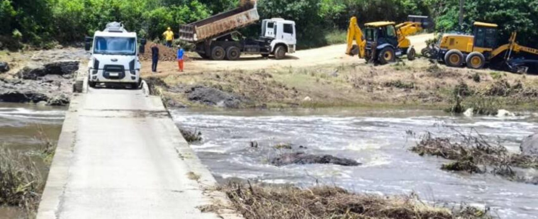 Prefeitura de Itabuna recupera acessos à ponte que liga Ferradas a Itamaracá
