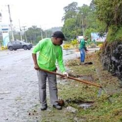 Prefeitura realiza roçagem no Condomínio Residencial Morada do Porto