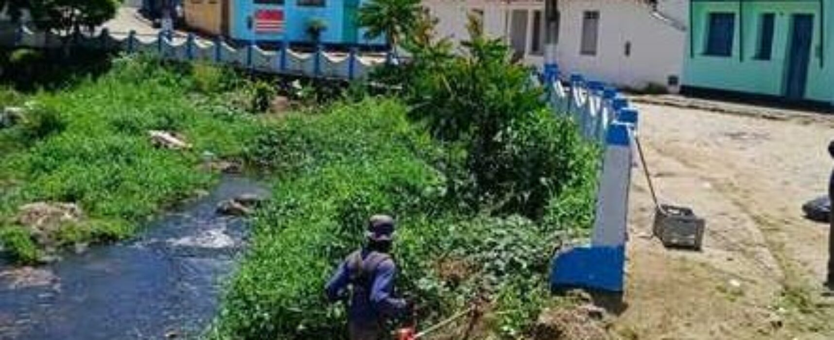 Prefeitura de Ilhéus realiza mutirão de limpeza no distrito de Banco Central