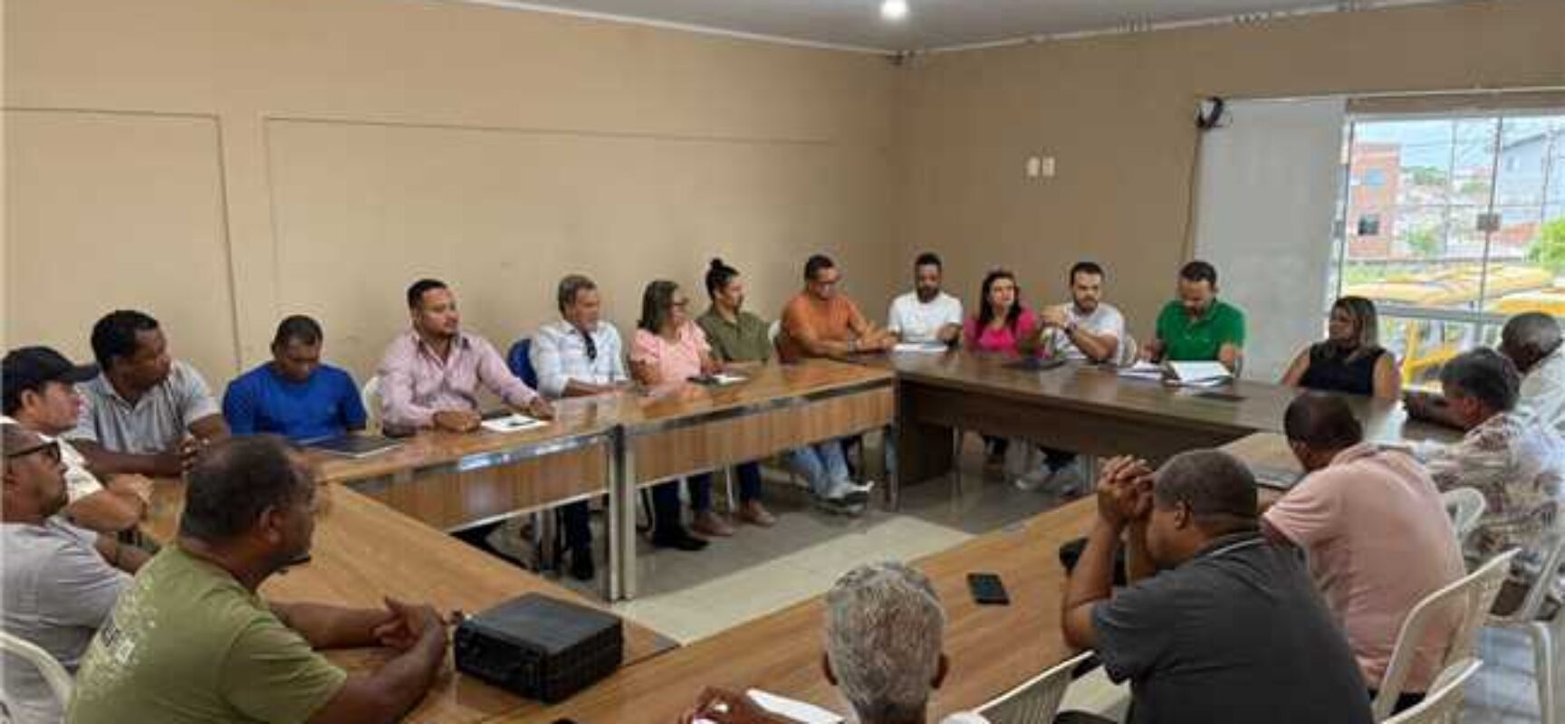 Prefeitura de Ilhéus fortalece diálogo com comunidades em reunião com administradores de bairro