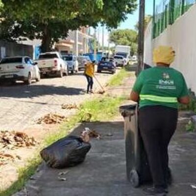 Prefeitura realiza ação de varrição na Avenida Marcus Paiva, na Cidade Nova