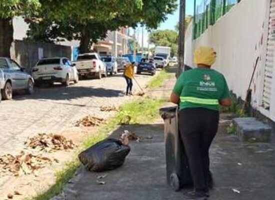 Prefeitura realiza ação de varrição na Avenida Marcus Paiva, na Cidade Nova
