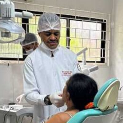 Prefeitura de Ilhéus amplia acesso à saúde bucal com entrega de novas próteses dentárias no CEO