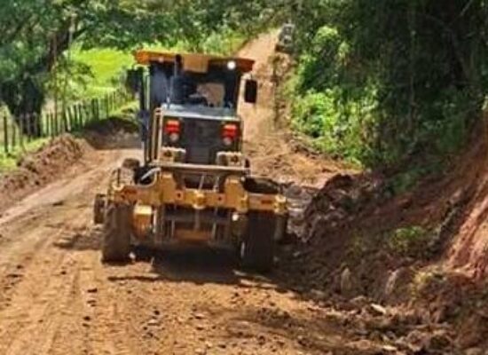 Prefeitura de Ilhéus conclui recuperação da estrada de Castelo Novo