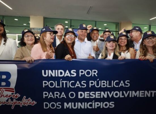 Governador participa de Encontro de Prefeitos e reforça união entre Estado e municípios