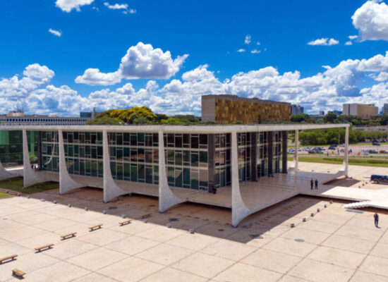 STF concede prisão domiciliar temporária ao ex-presidente Jair Bolsonaro