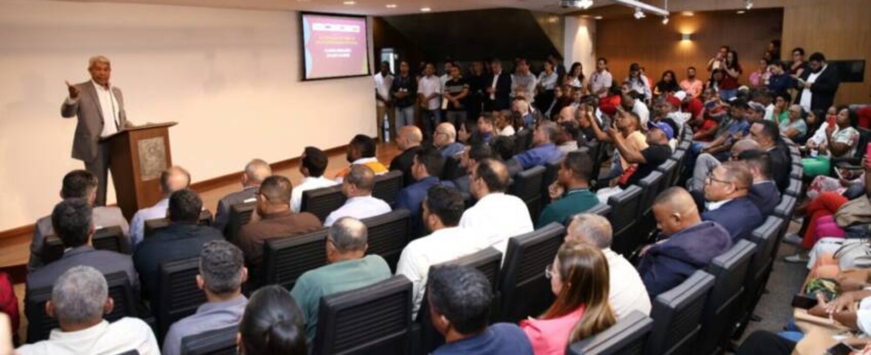 Governador autoriza obras de encostas e macrodrenagem para ampliar segurança em seis municípios baianos