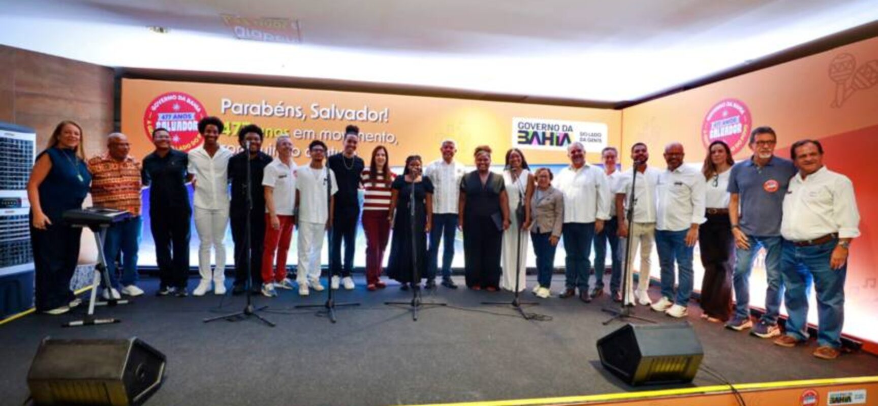 No aniversário de Salvador, governador acompanha apresentação do Neojiba na Nova Rodoviária