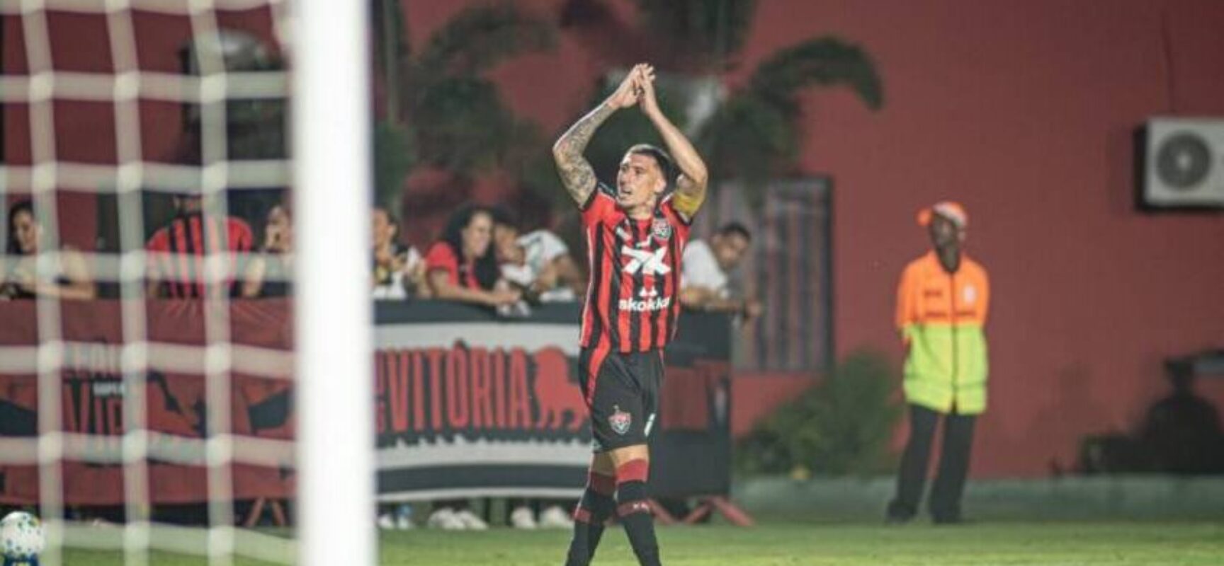 Com gol de Baralhas, Vitória bate Mirassol por 1×0 no Barradão