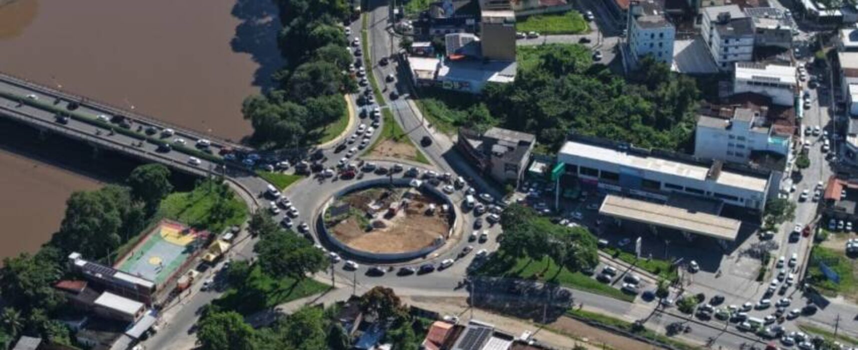 Prefeitura de Itabuna modifica tráfego de veículos na Avenida Princesa Isabel por causa das obras do complexo viário