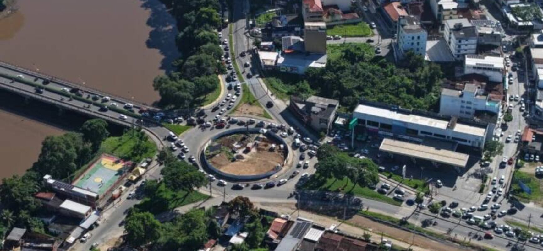 Prefeitura de Itabuna modifica tráfego de veículos na Avenida Princesa Isabel por causa das obras do complexo viário