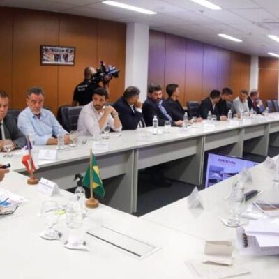 Governador destaca investimentos de R$ 84 milhões em Retirolândia e entrega veículos para a saúde