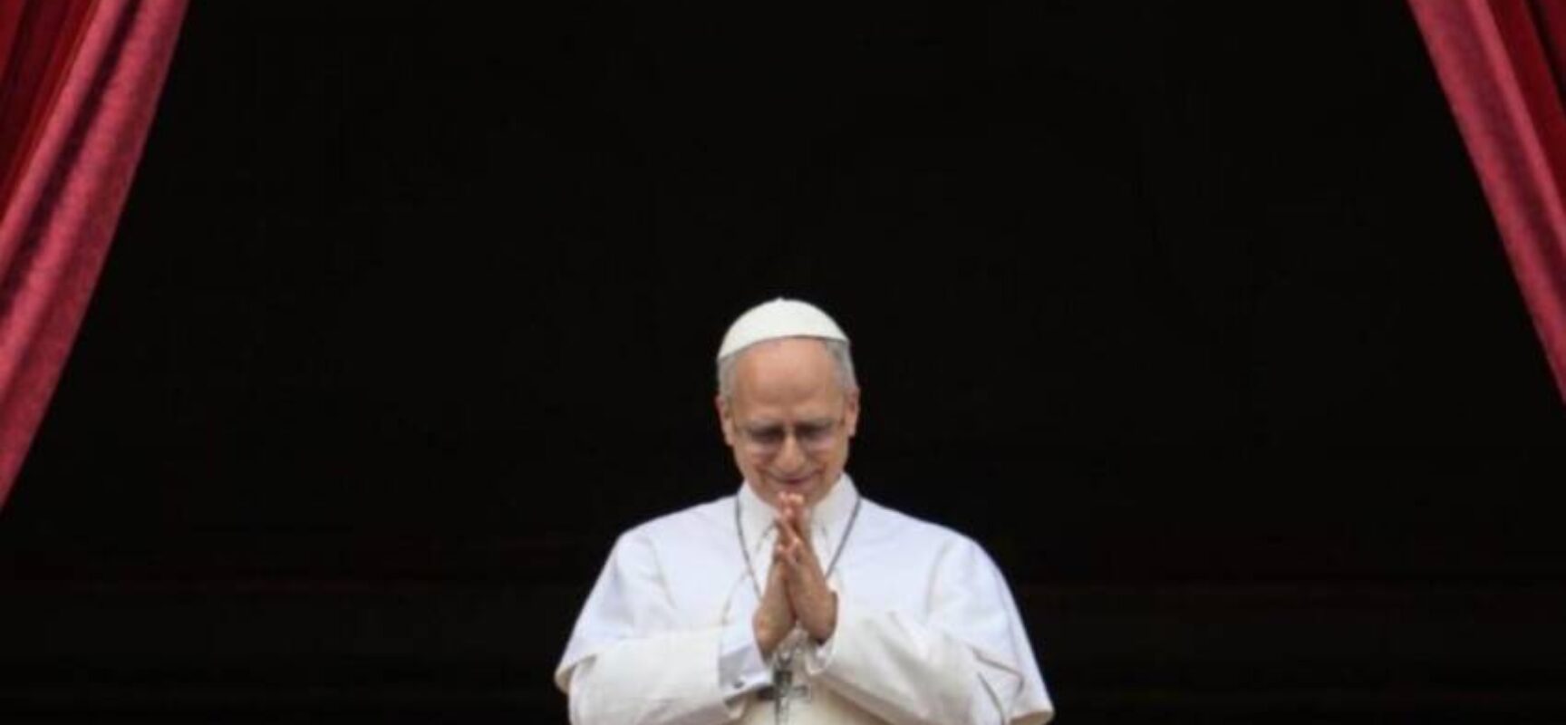 Papa Leão XIV pede paz mundial em primeira missa de Páscoa após morte de Francisco