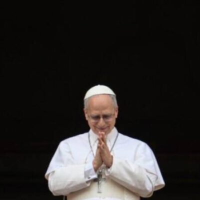 Papa Leão XIV pede paz mundial em primeira missa de Páscoa após morte de Francisco