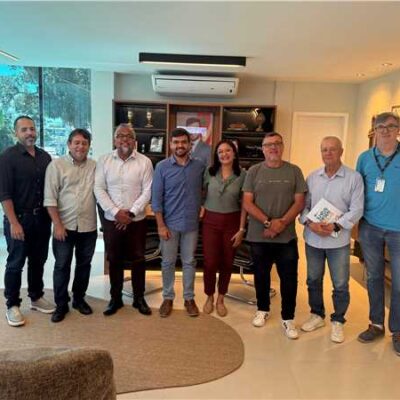 Prefeitura e CDL discutem plano estratégico para fortalecer o comércio local