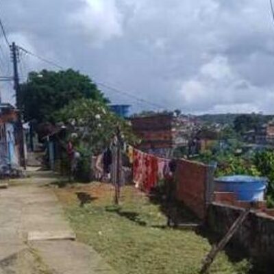 Prefeitura de Ilhéus realiza limpeza e roçagem no Alto do Coqueiro