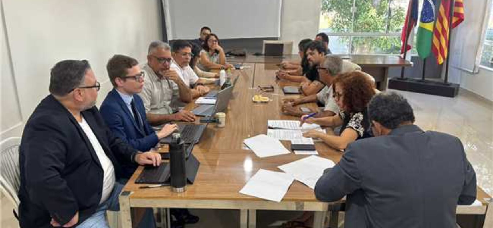 Prefeitura de Ilhéus apresenta proposta que garante piso do magistério e amplia benefícios