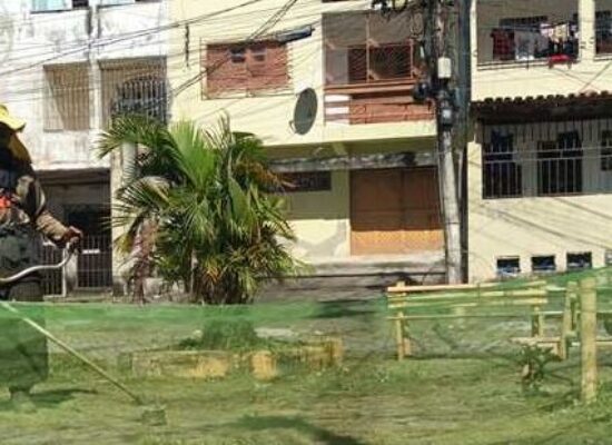 Prefeitura de Ilhéus realiza roçagem na região da Piqueira até o Alto Belmonte