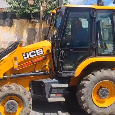 Prefeitura de Itabuna faz a demolição de parte de imóvel abandonado que ruiu no Conceição