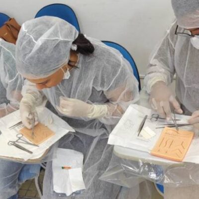 Prefeitura de Itabuna promove capacitação em sutura para fortalecer atendimento na Atenção Primária