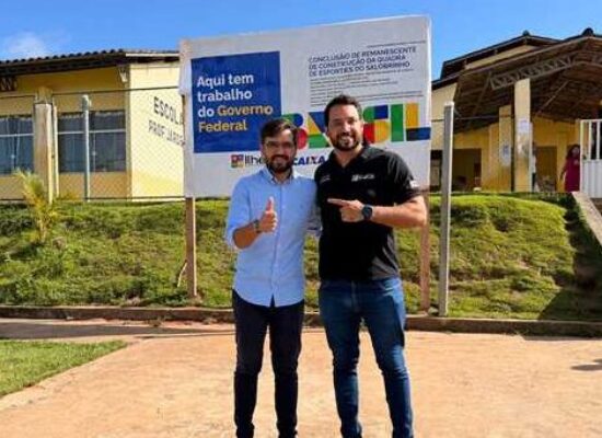 ILHÉUS: Prefeitura inicia construção de quadra poliesportiva no Salobrinho