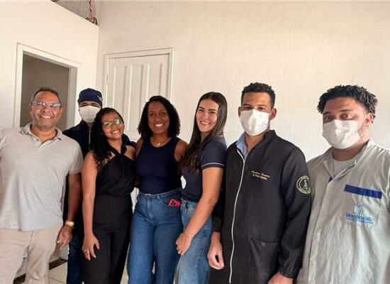 Prefeitura entrega próteses dentárias em Castelo Novo e beneficia moradores do Banco do Pedro