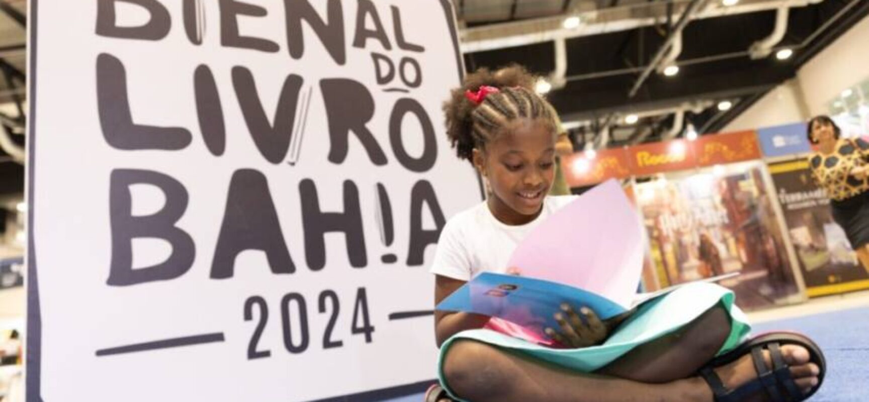 Com direito a vale-livro, 10 mil estudantes da rede municipal de Salvador visitam a Bienal do Livro na próxima semana
