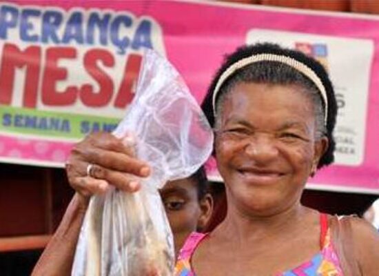 Prefeitura de Ilhéus distribui 20 toneladas de peixe para famílias em vulnerabilidade social