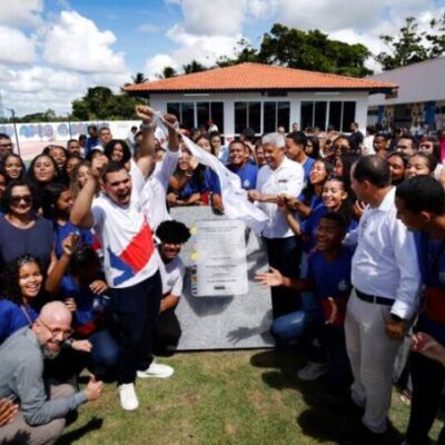 Governo entrega escola modernizada e anuncia pacote de obras em mobilidade e saúde para Conde