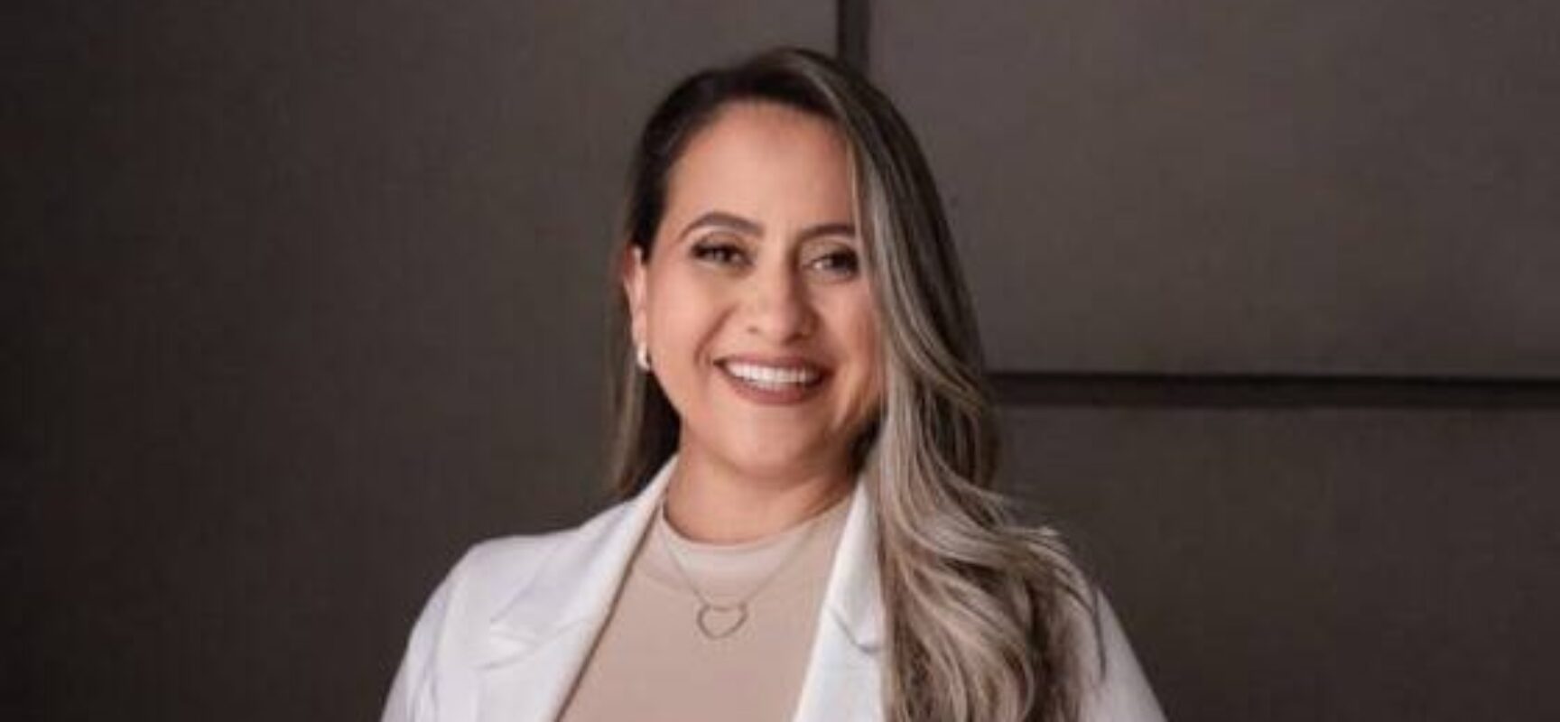 FELIZ ANIVERSÁRIO DRA. SILVIA RODRIGUES